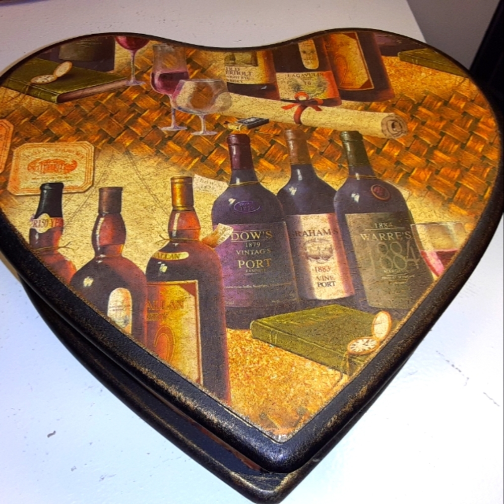 Heart shaped wooden box, wine bottle design